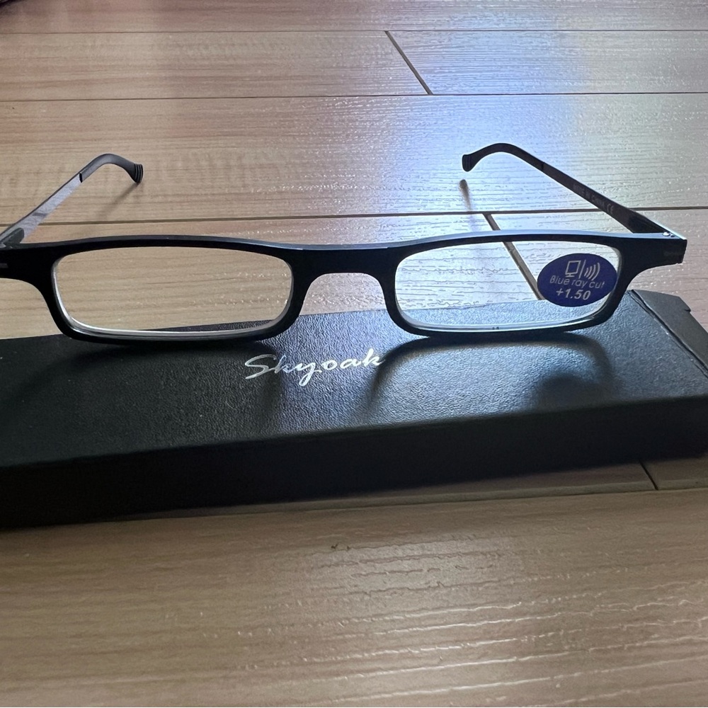 Skyoak Ultra Thin Lightweight Folding Reading Glasses +1.50 Black Brand New